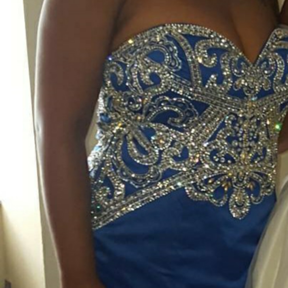 Dress - Picture 5 of 6